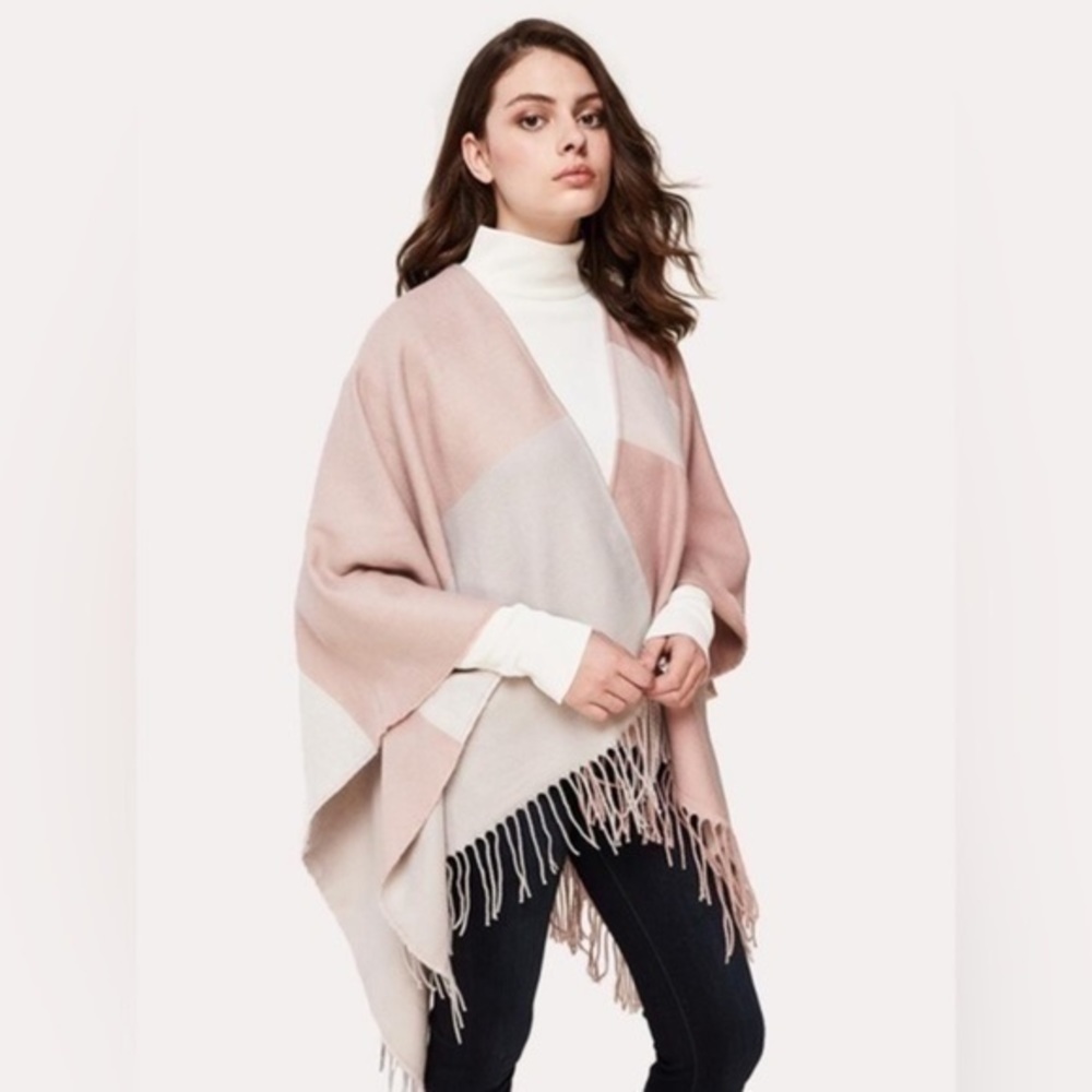 Nwt Soia & Kyo Woven Scarf Wit Fringe — image 2 of 8